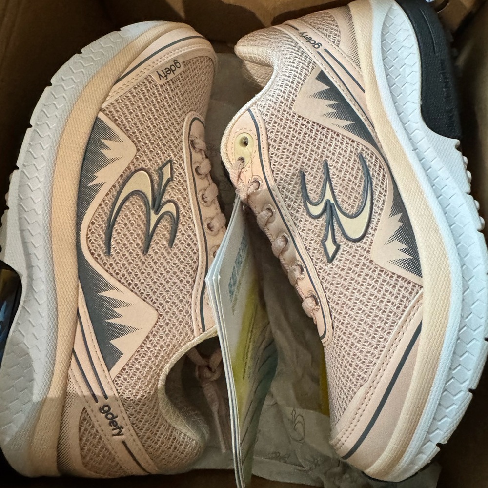 -SOLD- gravity defyer® mighty walk Peach n Grey Cushioned Sneakers with Mesh